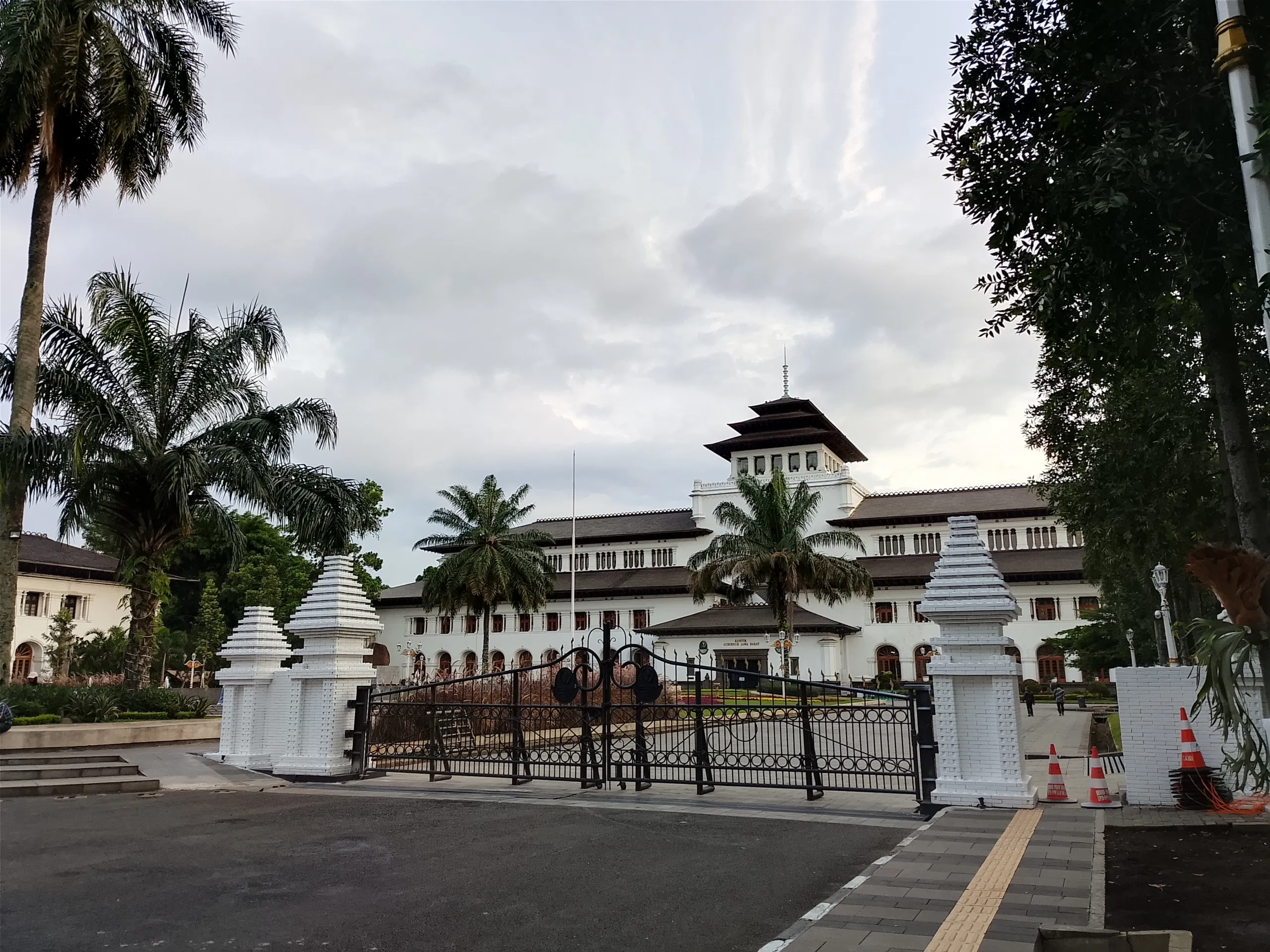 Renovasi Gedung Sate Picu Perdebatan, Wajah Baru Mulai Terlihat