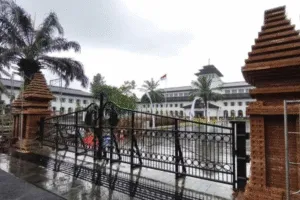 Dedi Mulyadi soal Renovasi Gapura Gedung Sate: “Saya Ikuti Arsitek, Bukan Netizen”