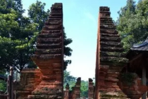 KDM Tegaskan Candi Bentar di Gerbang Gedung Sate Berakar dari Budaya Cirebon