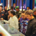 Wali Kota Bogor Dedie A. Rachim mendampingi Menteri Kebudayaan Fadli Zon dalam pembukaan pameran keris dan kujang bertajuk “Riksa Wisesa, Jejak Pajajaran: Kuasa, Pusaka, dan Ajaran Sunda” yang dibuka di Bumi Ageung Batutulis, Kota Bogor, Rabu (5/2/2026),