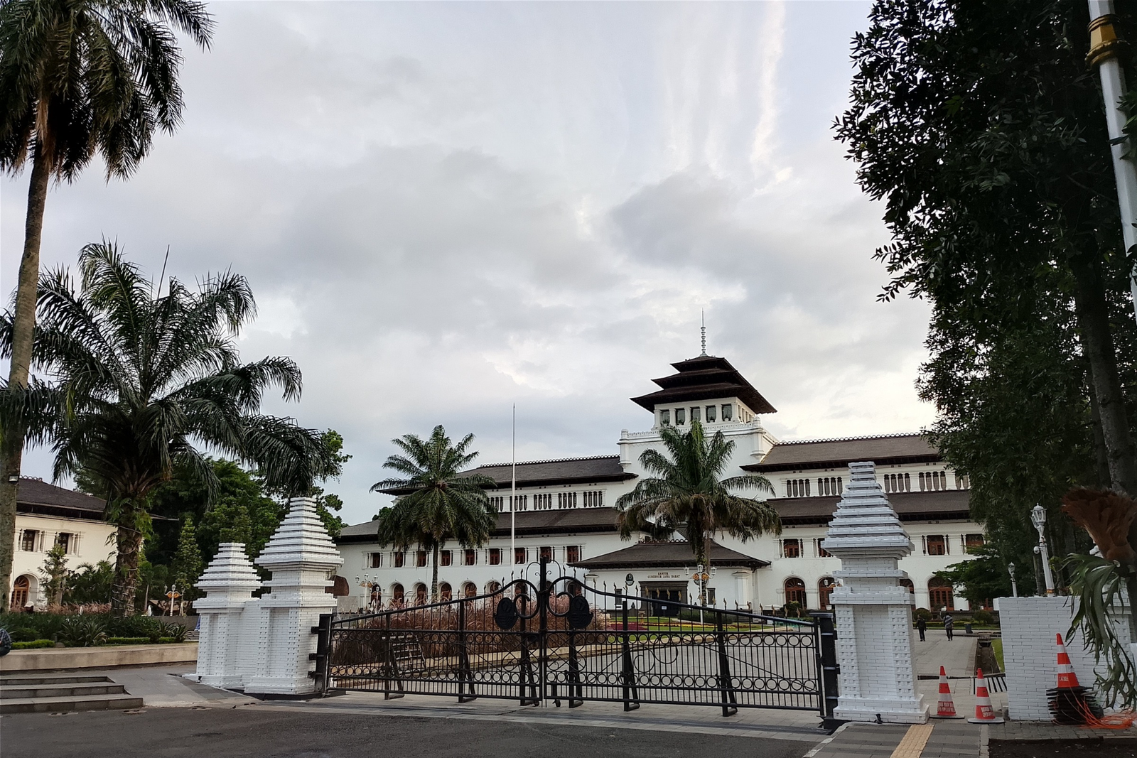 Halaman Gedung Sate Diperluas, Lapangan Gasibu Jadi Satu Kawasan