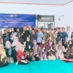 Foto bersama pelatih dan peserta latihan kepemimpinan RW 16, Teluknaga. (Dok: Ist/Alf)