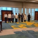 Walikota Tangsel mengambil sumpah Jabatan Pimpinan Tinggi Pratama (JPTP) Eselon IIb di lingkungan Pemkot Tangsel, Jumat (17/4/2026). (Foto: Ist)