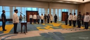 Walikota Tangsel mengambil sumpah Jabatan Pimpinan Tinggi Pratama (JPTP) Eselon IIb di lingkungan Pemkot Tangsel, Jumat (17/4/2026). (Foto: Ist)