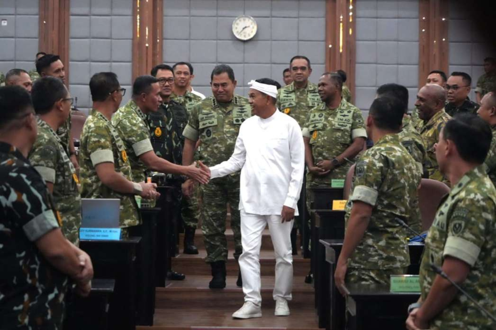 Dedi Mulyadi Tekankan Kepemimpinan Autentik di Hadapan Pasis Sesko TNI