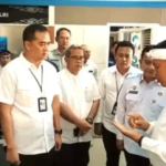 Foto Gubernur Jawa Barat Dedi Mulyadi saat sidak di Samsat Soekarno-Hatta, Bandung. (Tangkapan layar)