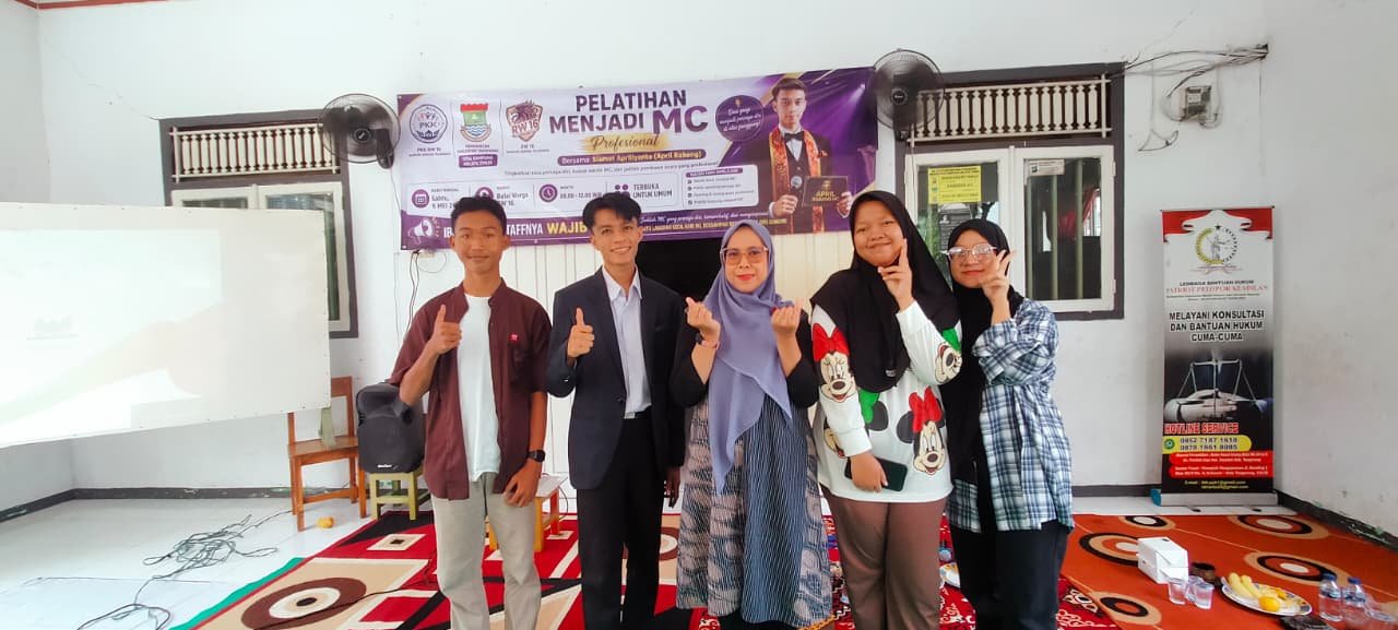 Tingkatkan Percaya Diri, PKK RW 16 Komplek Garuda Adakan Pelatihan MC