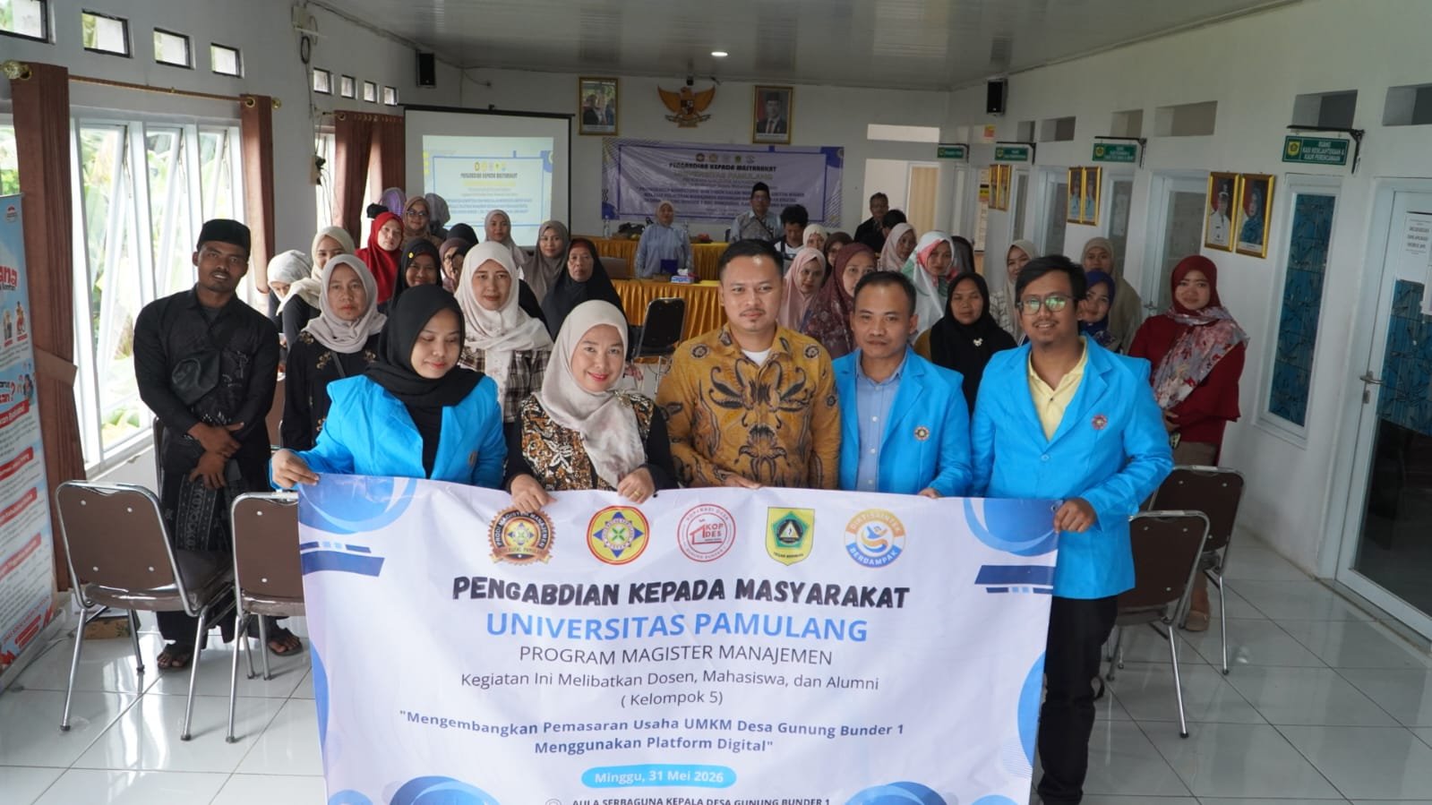 Mahasiswa Magister Manajemen Unpam Dampingi UMKM Gunung Bunder Go Digital