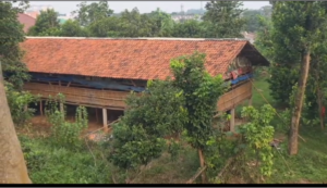 Warga Protes Peternakan Ayam di Ciputat, Klaim Pemilik Akui Belum Punya Izin