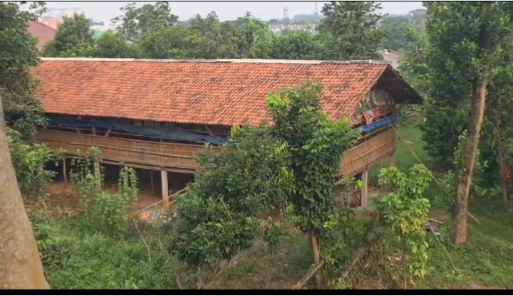 Warga Protes Peternakan Ayam di Ciputat, Klaim Pemilik Akui Belum Punya Izin