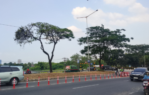 Baru Dipasang, Traffic Cone di Depan Stasiun Rawabuntu Akhirnya Dibongkar
