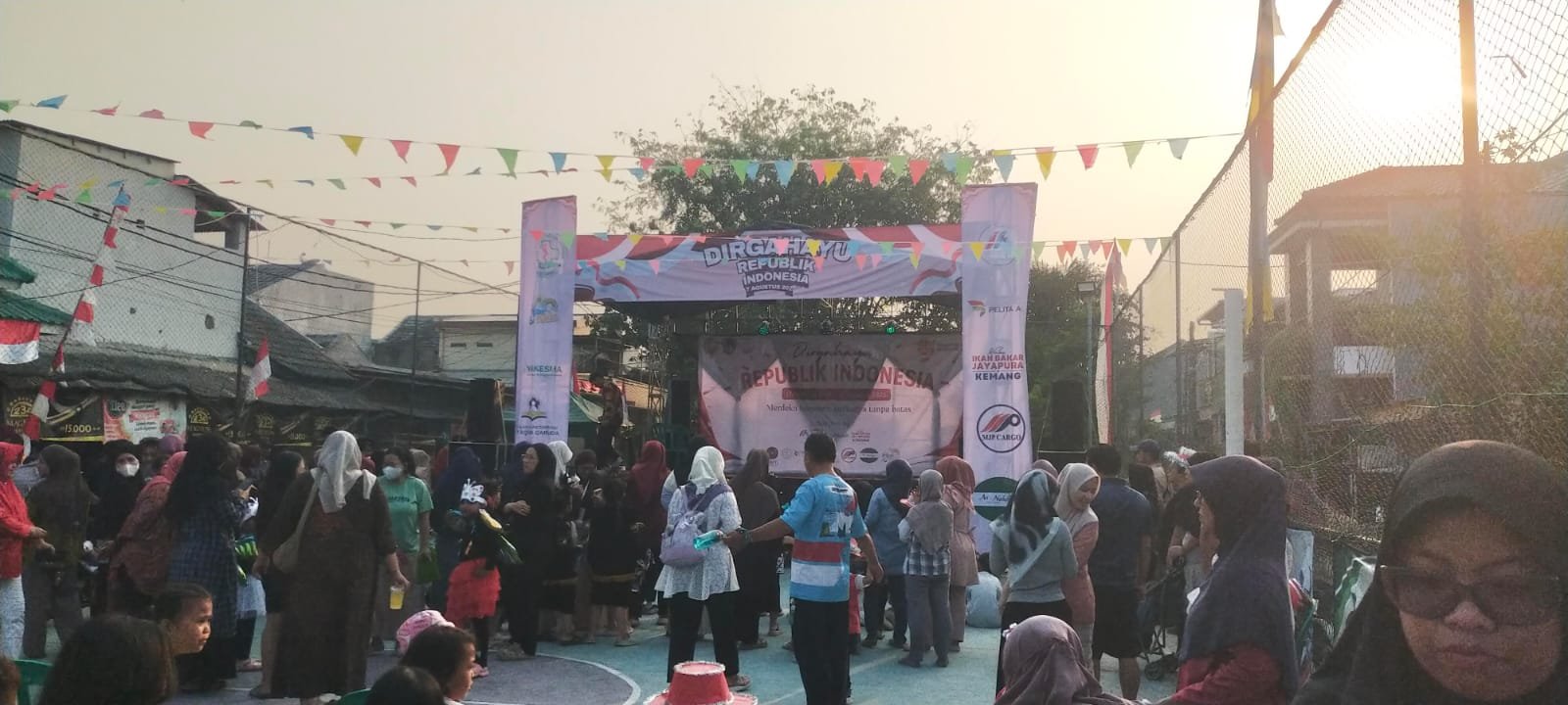 Semarak HUT RI ke-81, RW 016 Komplek Garuda Teluknaga Gelar Donor Darah hingga Bazar UMKM