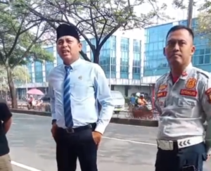 Truk Bertonase Besar Kuasai Bahu Jalan Tekno, Dewan JF Singgung Dugaan Pungli oleh Petugas